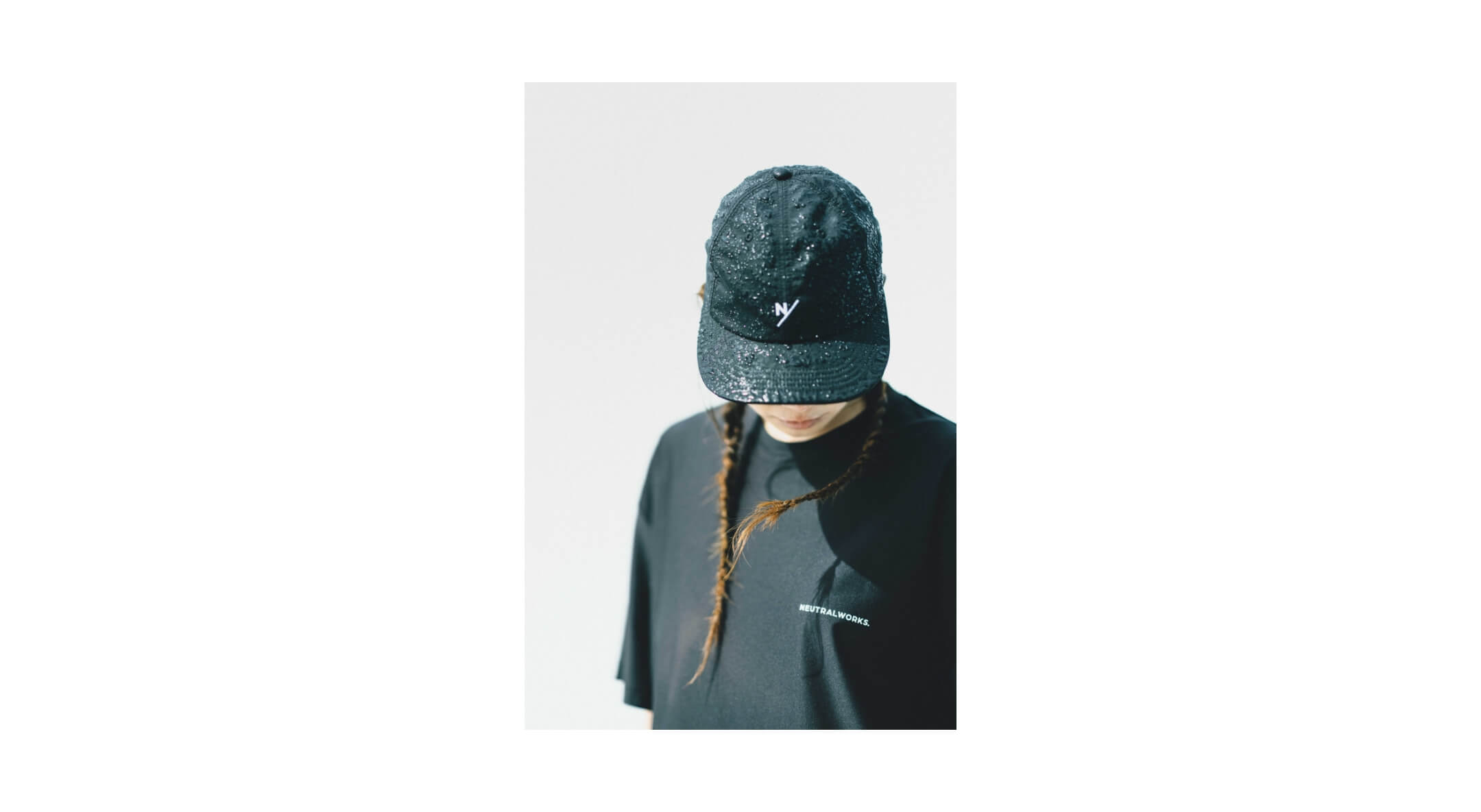黒いキャップ